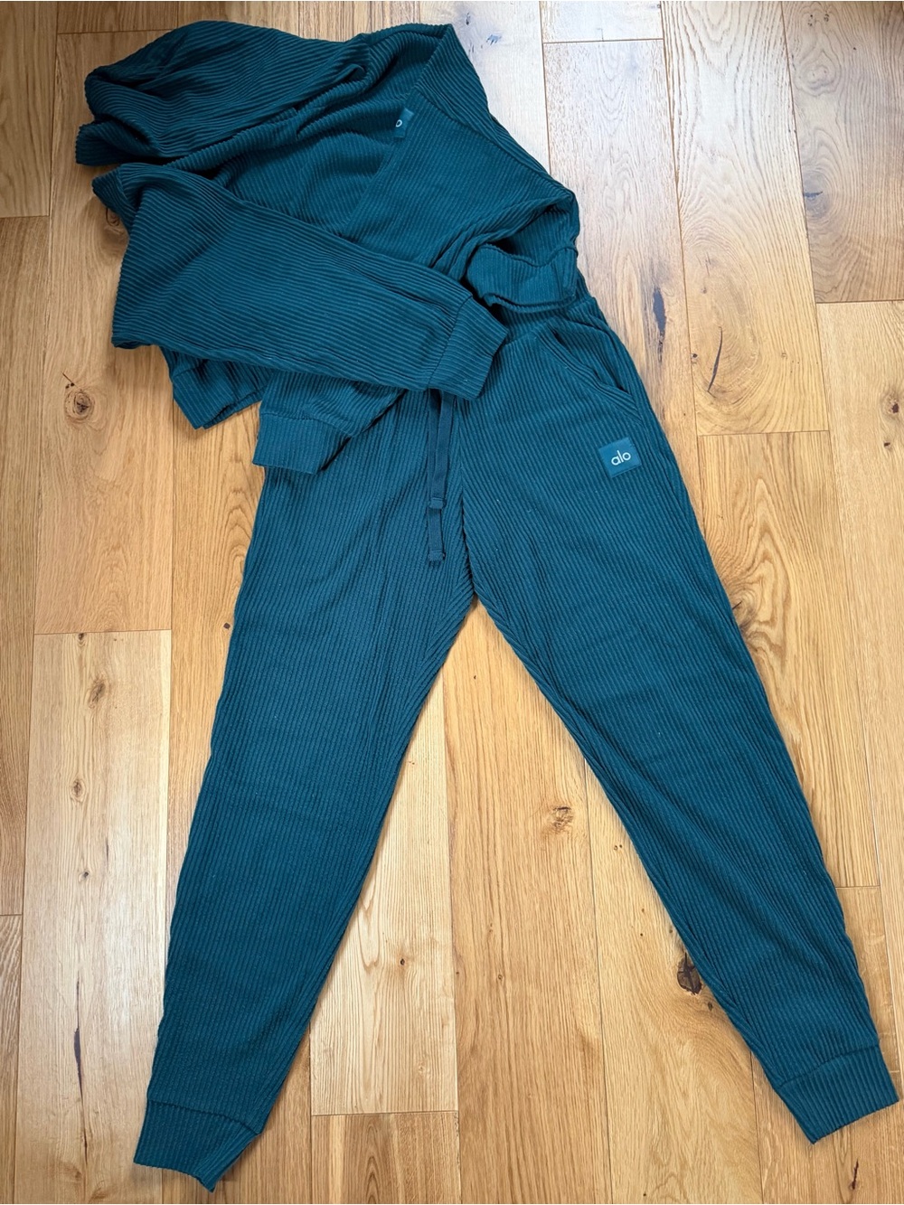Alo Muse Ribbed Hoodie & Jogger Pant Set (Midnight Green)